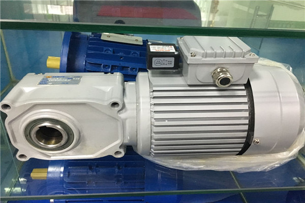 HG直交軸減速機,準雙曲面斜齒輪減速機,直角減速機,直角減速電機,直交軸減速電機 (17) HG直交軸減速機,準雙曲面斜齒輪減速機,直角減速機,直角減速電機,直交軸減速電機 (17)