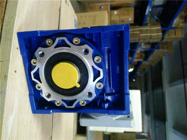 RV蝸輪蝸桿減速機(jī) (8) RV蝸輪蝸桿減速機(jī) (8)