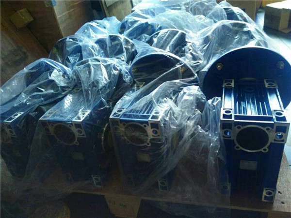 RV蝸輪蝸桿減速機 (13) RV蝸輪蝸桿減速機 (13)