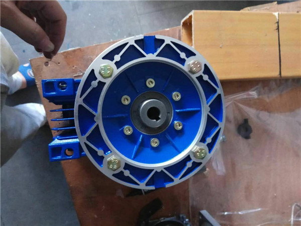 VEMTE蝸輪蝸桿減速機NMRV (12) VEMTE蝸輪蝸桿減速機NMRV (12)