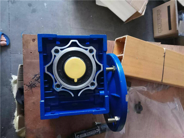 VEMTE蝸輪蝸桿減速機(jī)NMRV (15) VEMTE蝸輪蝸桿減速機(jī)NMRV (15)