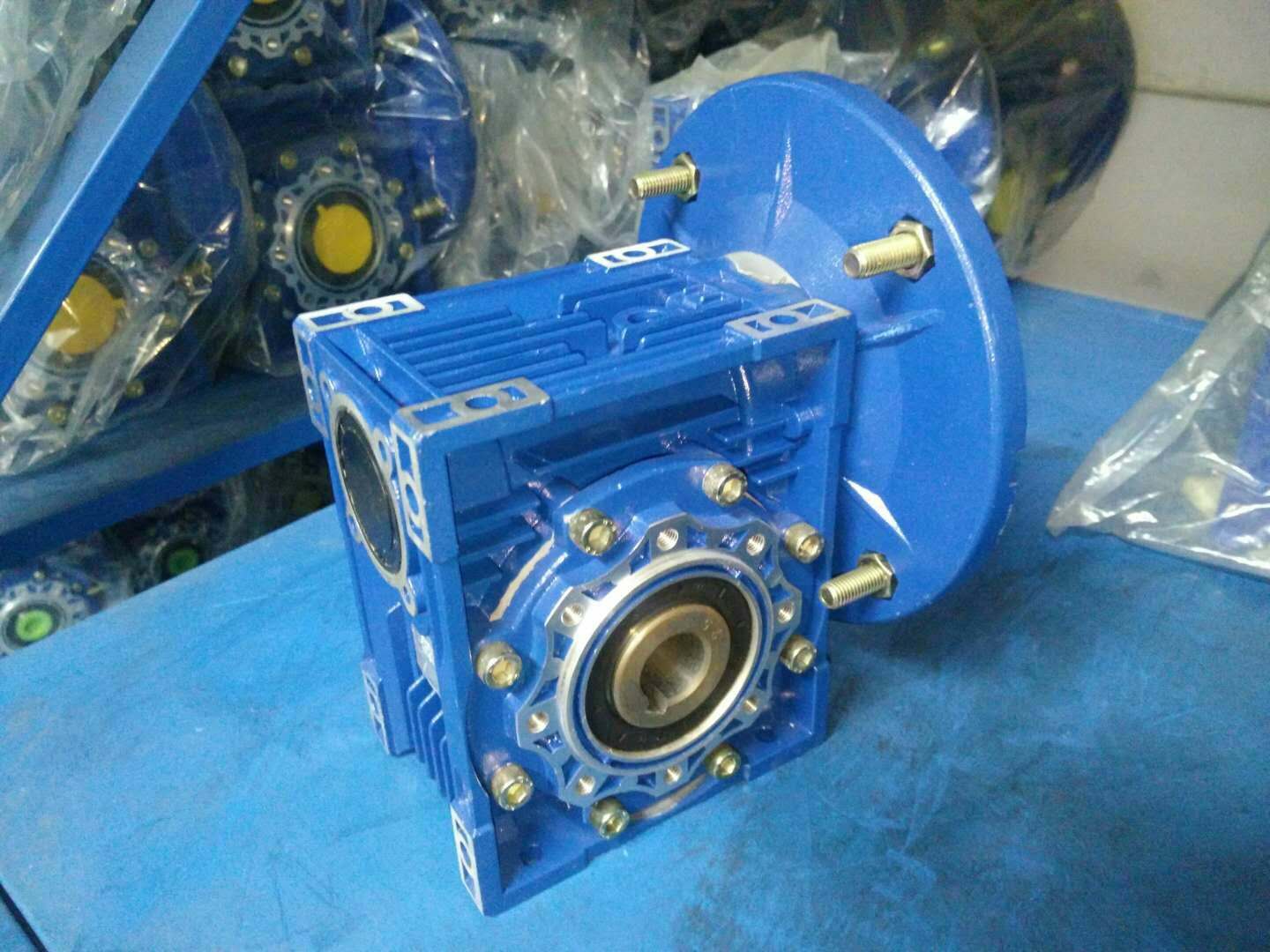 NMRV090蝸輪蝸桿減速機,NMRV090130-Y100-3KW減速箱 NMRV090蝸輪蝸桿減速機,NMRV090130-Y100-3KW減速箱