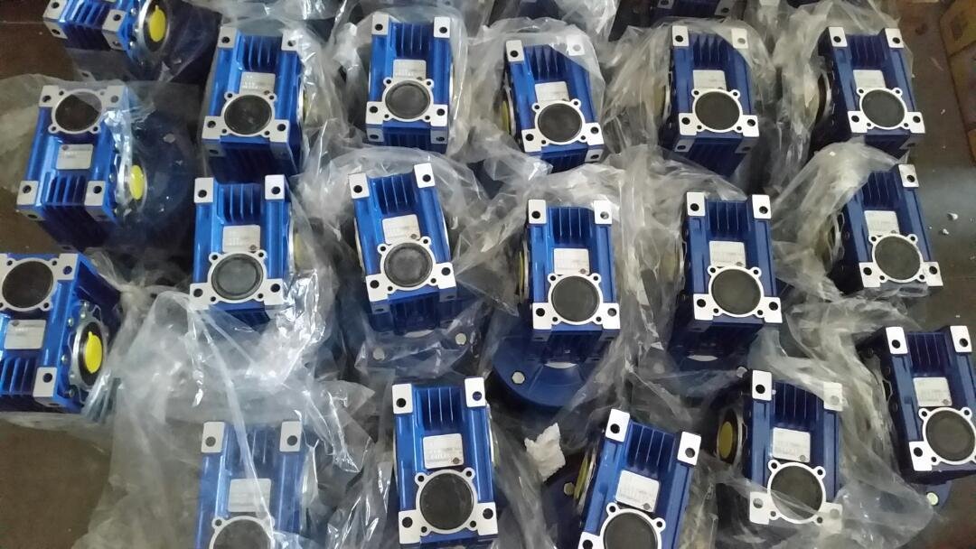 RV63減速機(jī),NMRV063063-800減速機(jī) RV63減速機(jī),NMRV063063-800減速機(jī)