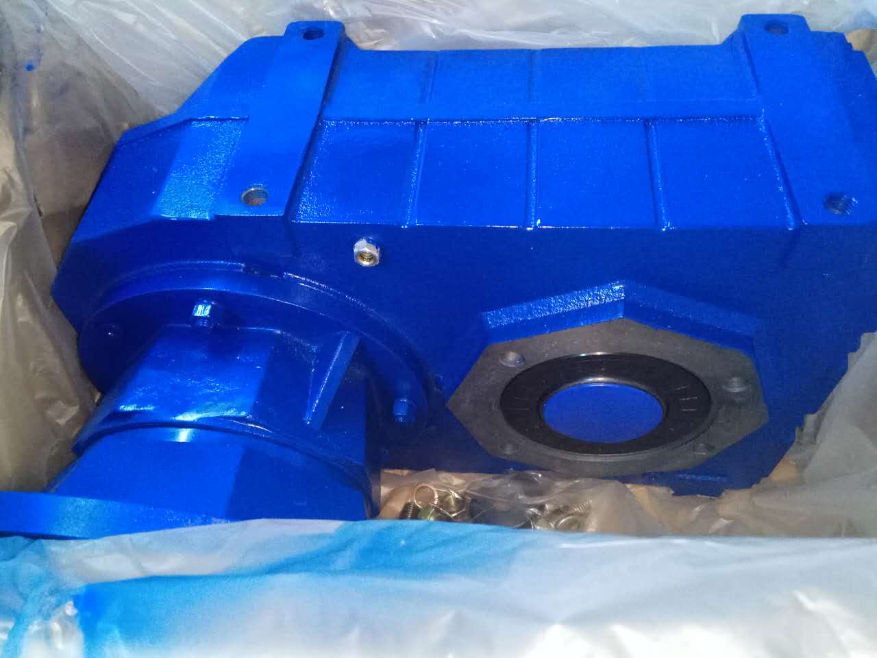 冷彎成型機械減速機,F27DV90減速機,F27減速機,F27減速器 冷彎成型機械減速機,F27DV90減速機,F27減速機,F27減速器