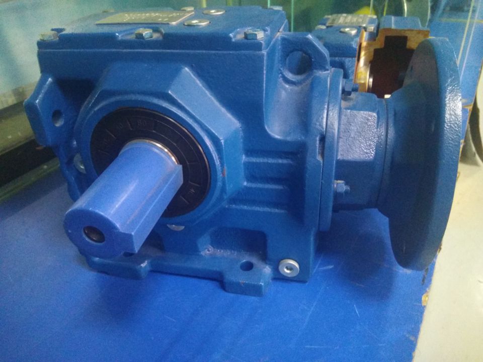 機械卷板機減速機,KAF107減速機,齒輪減速電機,K107減速機 機械卷板機減速機,KAF107減速機,齒輪減速電機,K107減速機