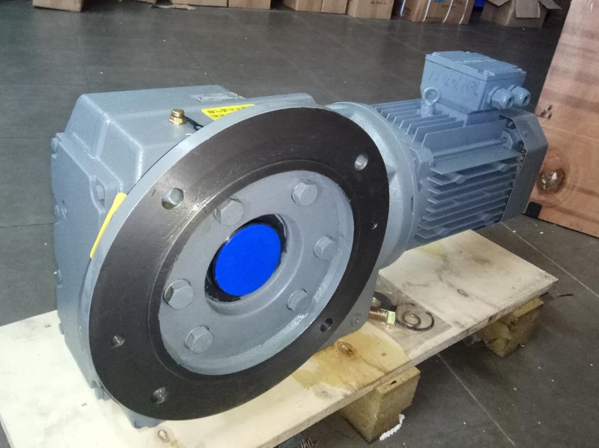 帶自鎖減速機(jī),S67減速機(jī),渦輪減速機(jī),齒輪減速機(jī) 帶自鎖減速機(jī),S67減速機(jī),渦輪減速機(jī),齒輪減速機(jī)