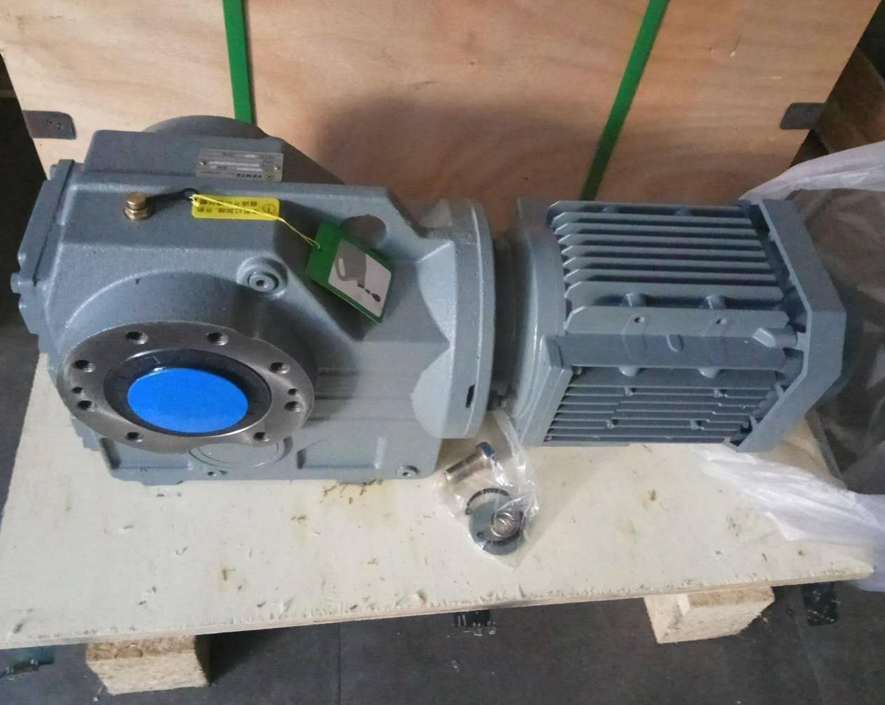 腸粉機減速機,齒輪減速機,減速機K57,K57DRS63M4 腸粉機減速機,齒輪減速機,減速機K57,K57DRS63M4