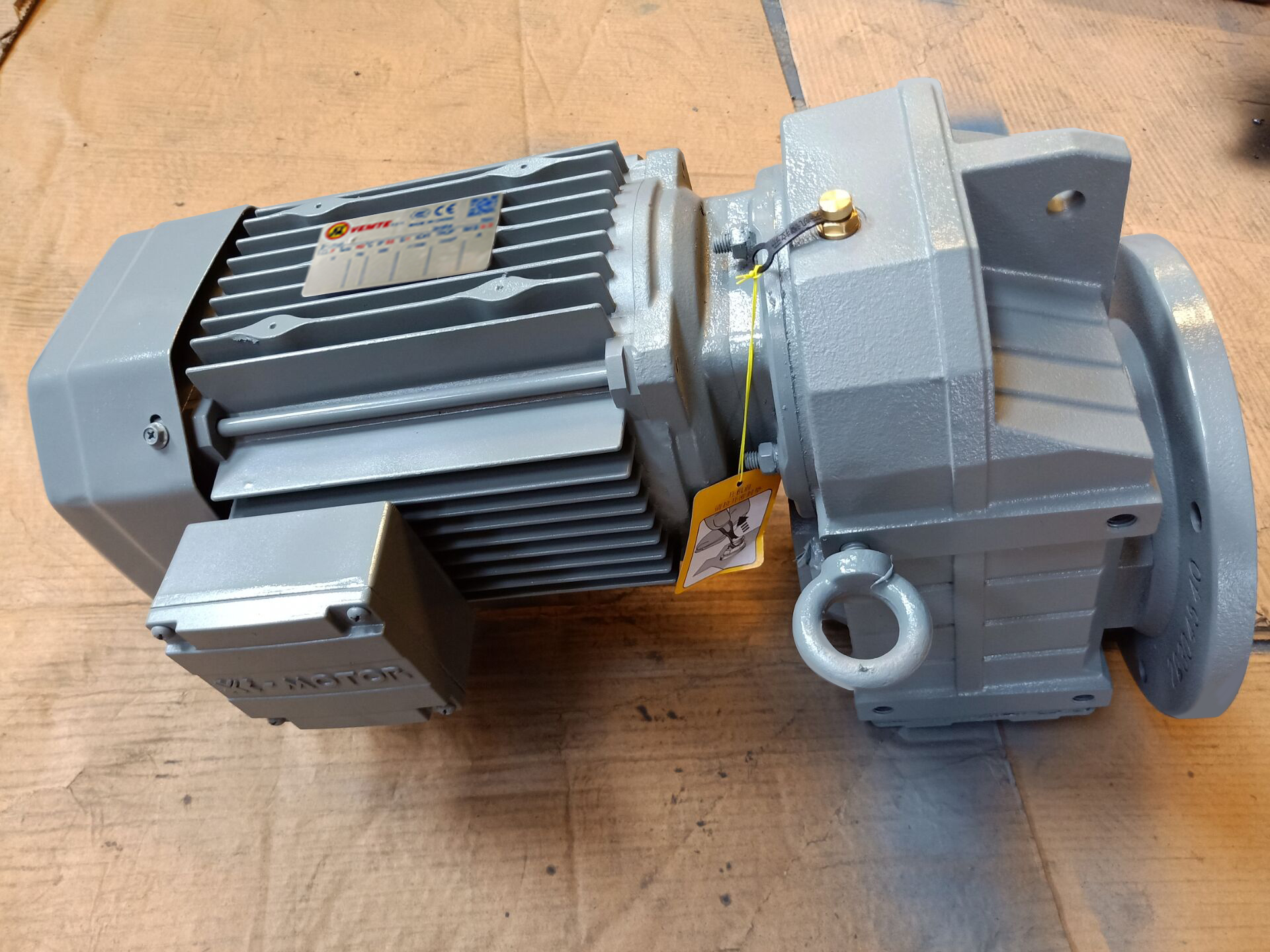 F型減速機,木材機械減速機,F系列減速機,齒輪減速機 F型減速機,木材機械減速機,F系列減速機,齒輪減速機