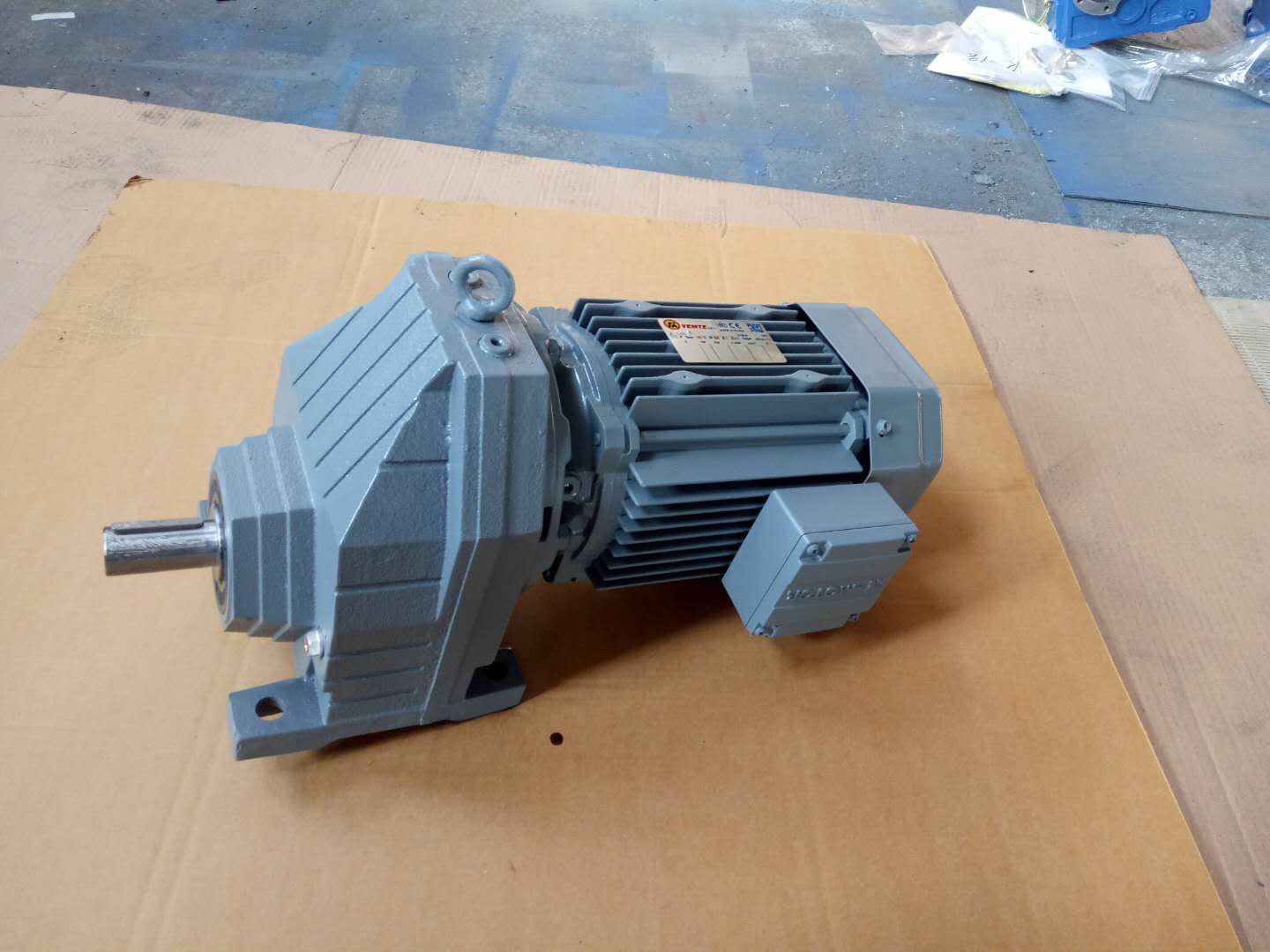 2.2kw減速機,齒輪減速機,同軸減速機,RF型減速機 2.2kw減速機,齒輪減速機,同軸減速機,RF型減速機