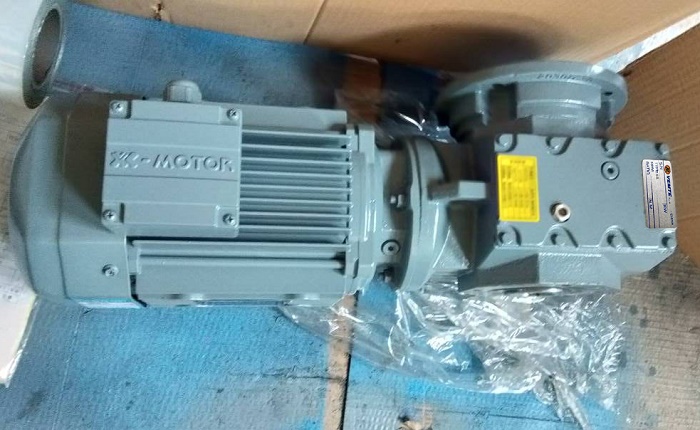 2.2KW的齒輪減速電機(jī) 2.2KW的齒輪減速電機(jī)