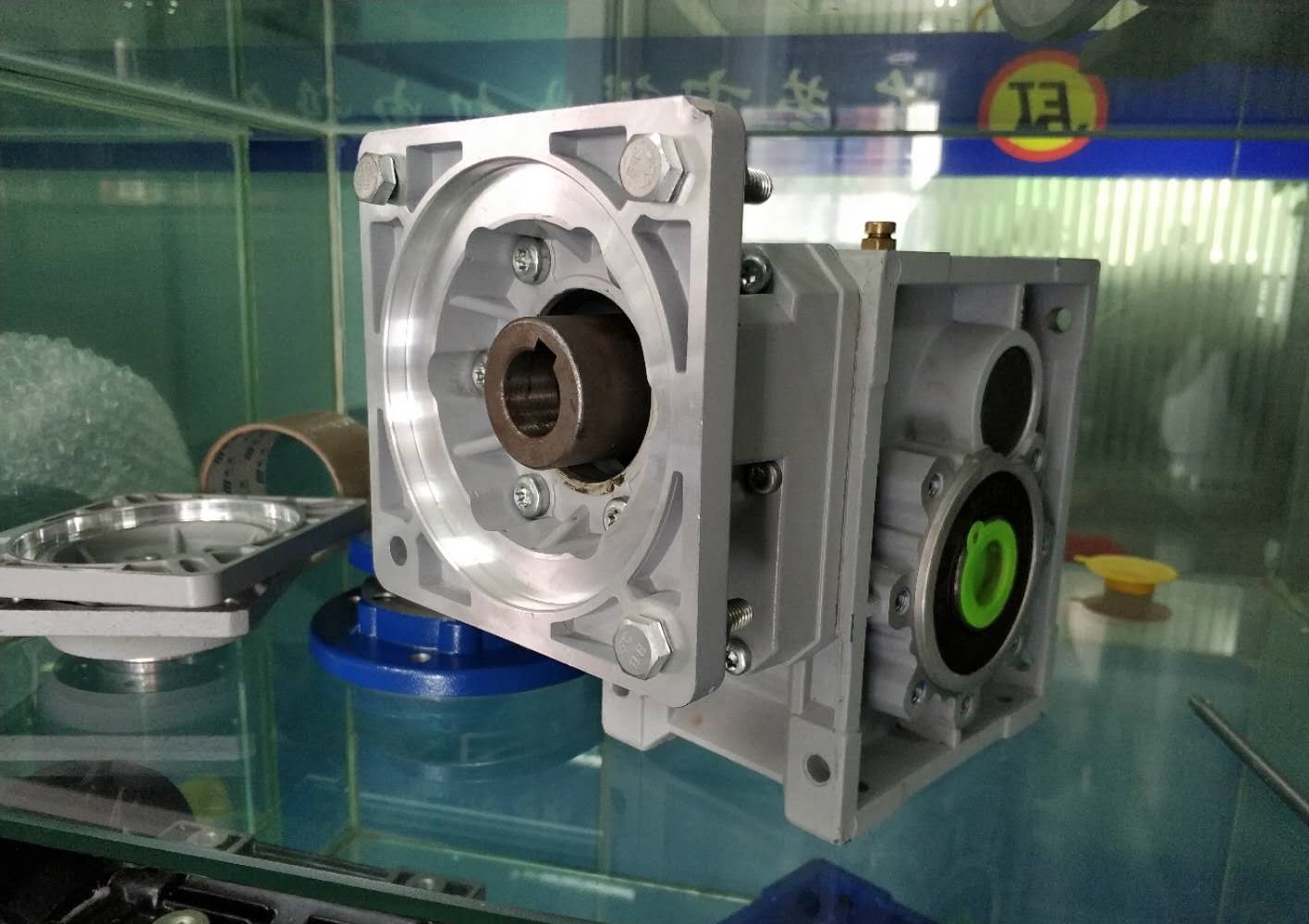 伺服電機,伺服減速機,伺服蝸輪減速機,TKM雙曲面減速機 伺服電機,伺服減速機,伺服蝸輪減速機,TKM雙曲面減速機