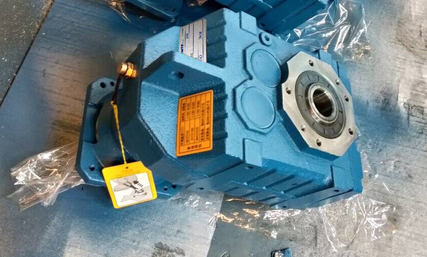 法蘭輸出減速機,1.1KW減速機,齒輪減速電機,平行軸減速機,F型減速機 法蘭輸出減速機,1.1KW減速機,齒輪減速電機,平行軸減速機,F型減速機