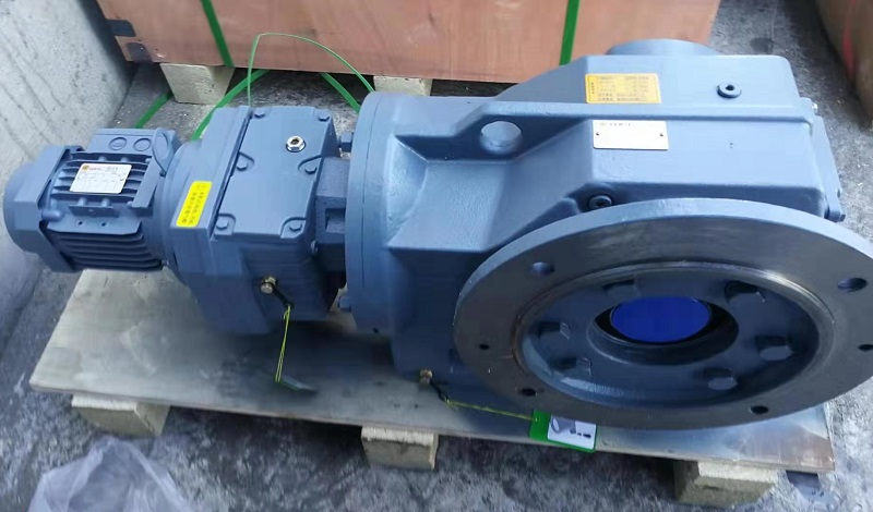 高鐵軌道齒輪減速電機4 高鐵軌道齒輪減速電機4