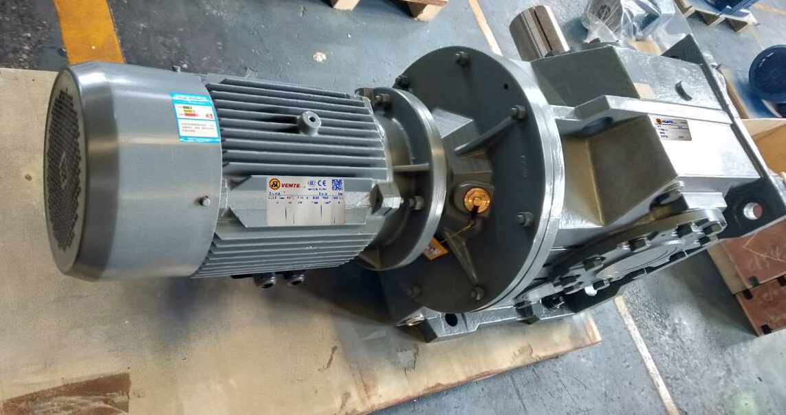 鉆機減速機,直角減速機,齒輪減速機,螺旋錐齒輪減速機,電機減速器 鉆機減速機,直角減速機,齒輪減速機,螺旋錐齒輪減速機,電機減速器