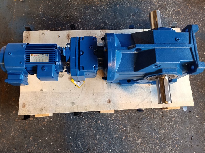 大扭矩齒輪減速電機 大扭矩齒輪減速電機