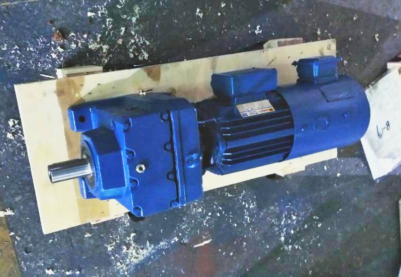 R47減速機,同軸減速機,2.8KW減速機,變頻電機減速機 R47減速機,同軸減速機,2.8KW減速機,變頻電機減速機