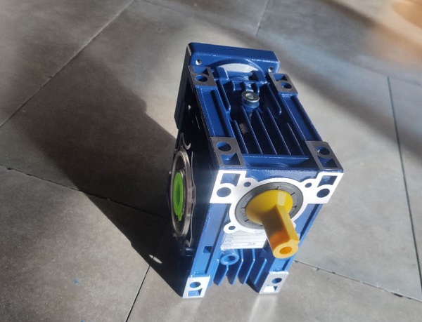 手搖減速機(jī),蝸輪蝸桿減速機(jī),40比減速機(jī) 手搖減速機(jī),蝸輪蝸桿減速機(jī),40比減速機(jī)