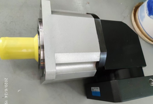 帶動8T噸行星減速機,混泥土攪拌機減速機,行星減速電機型號 帶動8T噸行星減速機,混泥土攪拌機減速機,行星減速電機型號