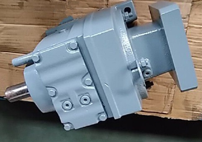 帶動23.5T噸絲桿升降機減速機,3900W伺服電機,伺服電機減速機 帶動23.5T噸絲桿升降機減速機,3900W伺服電機,伺服電機減速機