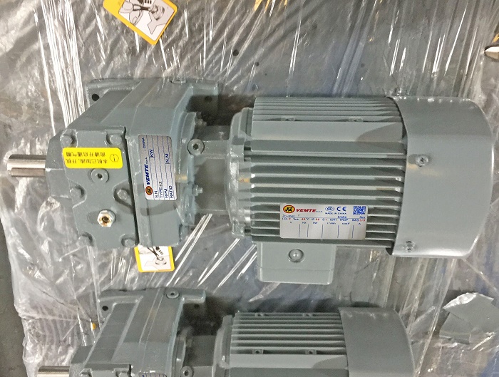 減速機(jī)配上三相異步電動機(jī) 減速機(jī)配上三相異步電動機(jī)