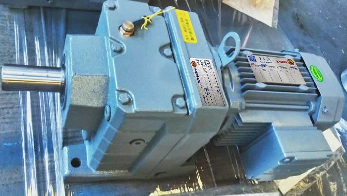 減速機(jī)配上剎車電機(jī) 減速機(jī)配上剎車電機(jī)