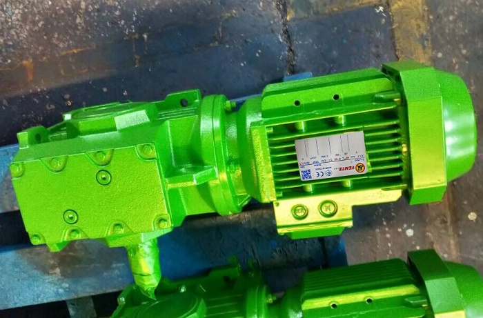 S系列減速機(jī)配電機(jī)用在排屑機(jī) S系列減速機(jī)配電機(jī)用在排屑機(jī)