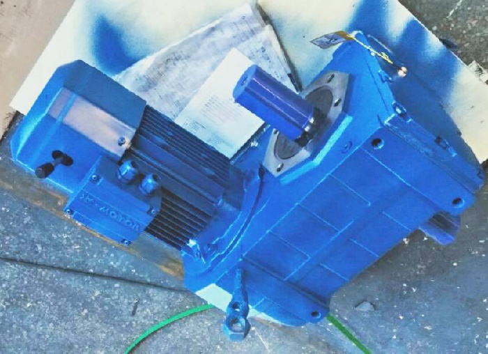 F系列減速機(jī)配大功率電機(jī) F系列減速機(jī)配大功率電機(jī)