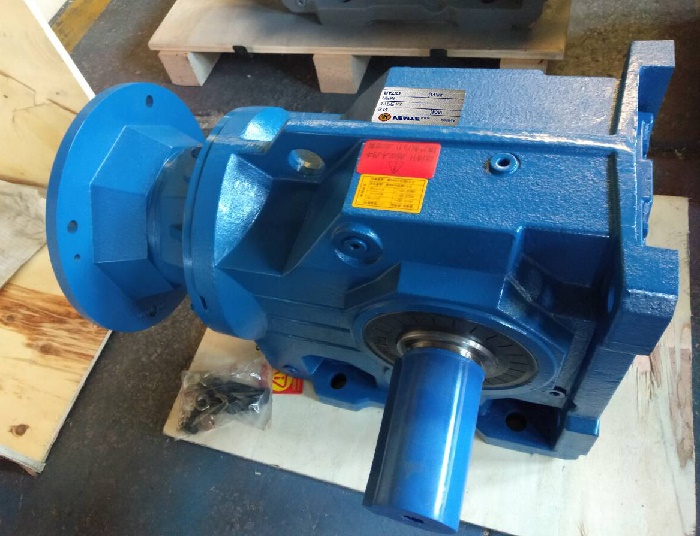 開(kāi)料機(jī)伺服電機(jī)減速機(jī) 開(kāi)料機(jī)伺服電機(jī)減速機(jī)