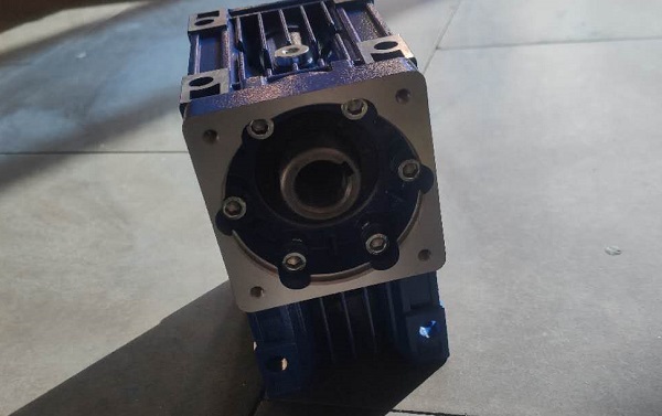 機場行李輸送機伺服電機減速機選型手冊資料樣本下載,輸送機減速機,伺服減速機樣本資料