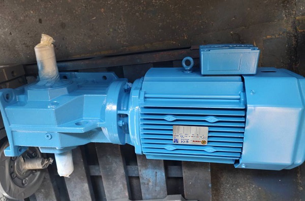 1比5減速電機,1:5減速機,分級處理設(shè)備減速機,減速機選型樣本,5比減速器 1比5減速電機,1:5減速機,分級處理設(shè)備減速機,減速機選型樣本,5比減速器