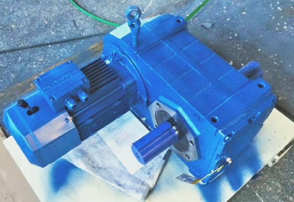 1比33減速機(jī),1:33減速電機(jī),33比減速器,架橋機(jī)減速機(jī),減速機(jī)樣本 1比33減速機(jī),1:33減速電機(jī),33比減速器,架橋機(jī)減速機(jī),減速機(jī)樣本