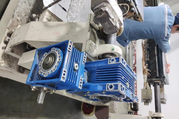 手搖翻轉小車減速機電機選型手冊資料樣本下載,手搖翻轉小車減速電機,減速電機選型 手搖翻轉小車減速機電機選型手冊資料樣本下載,手搖翻轉小車減速電機,減速電機選型