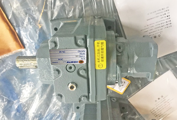 離心空壓機(jī)減速機(jī)電機(jī)選型手冊資料樣本下載,離心空壓機(jī)減速電機(jī),減速機(jī)樣本 離心空壓機(jī)減速機(jī)電機(jī)選型手冊資料樣本下載,離心空壓機(jī)減速電機(jī),減速機(jī)樣本