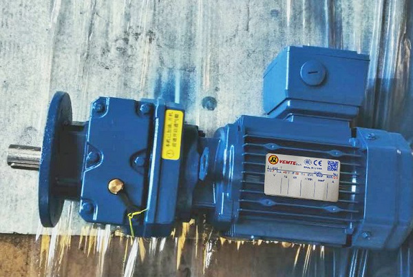 裝箱機(jī)減速電機(jī),1.5KW電機(jī)減速機(jī),RF系列減速機(jī),減速器選型 裝箱機(jī)減速電機(jī),1.5KW電機(jī)減速機(jī),RF系列減速機(jī),減速器選型