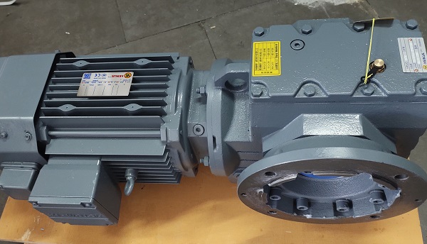 整平機減速機,3.7KW減速電機,SA系列蝸輪蝸桿減速機,減速器選型 整平機減速機,3.7KW減速電機,SA系列蝸輪蝸桿減速機,減速器選型