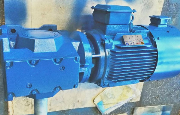 冷彎型鋼成型機減速機,28KW電機減速機,減速電機組合 冷彎型鋼成型機減速機,28KW電機減速機,減速電機組合