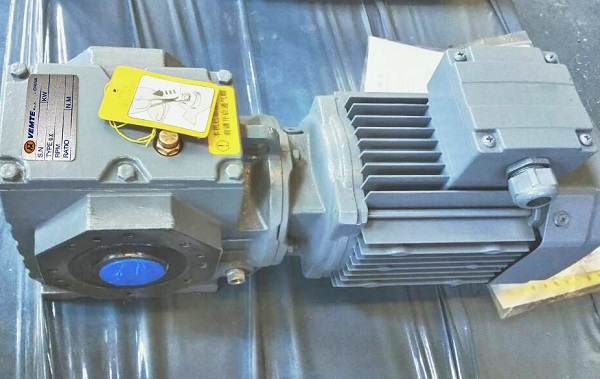 撕碎機減速機,60KW電機減速機一體機,大功率減速電機 撕碎機減速機,60KW電機減速機一體機,大功率減速電機