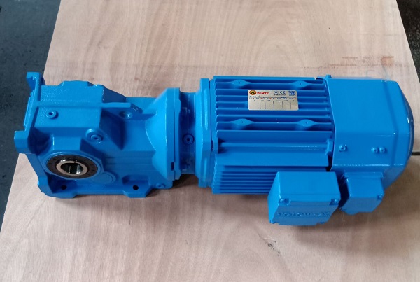 KA47-0.75KW-4P-48.95-M1-180°減速機 KA47-0.75KW-4P-48.95-M1-180°減速機