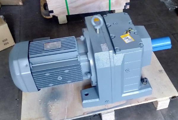 7.5KW電機(jī)減速機(jī),帶動2噸的減速機(jī),負(fù)載2T的減速器 7.5KW電機(jī)減速機(jī),帶動2噸的減速機(jī),負(fù)載2T的減速器